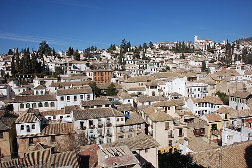 ©Ayto.Granada: EL PASEO DE LOS TRISTES ACOGE EL PROYECTO `GRANADA PINTA BIEN LOS DAS 24 Y 25 DE JUNIO
