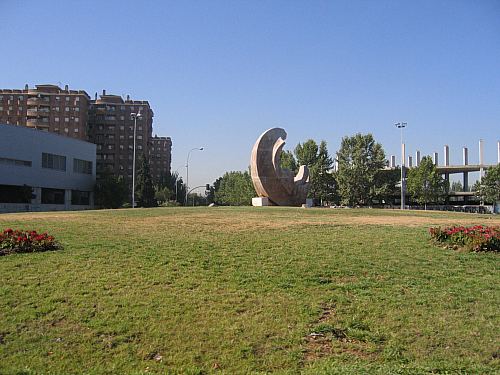 ©ayto.granada: escultura rotonda de correos