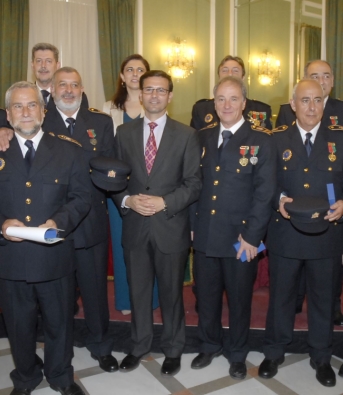 ©Ayto.Granada: El Ayuntamiento de Granada celebra la fiesta de los bomberos y entrega distinciones a los efectivos ms destacados