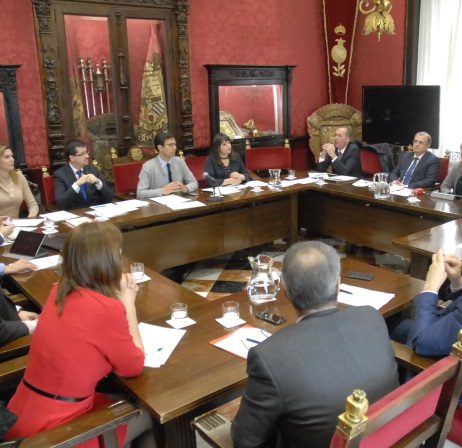 ©Ayto.Granada: El Ayuntamiento acoge por vez primera una reunin con diez entidades financieras de la ciudad para abordar soluciones al problema de la vivienda en familias en exclusin