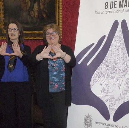 ©Ayto.Granada: El Ayuntamiento de Granada apoya la huelga de las mujeres del 8 de marzol 