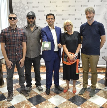 ©Ayto.Granada: Un concierto de Los Planetas y la OCG conmemora el XX aniversario del disco Una semana en el motor del autobs