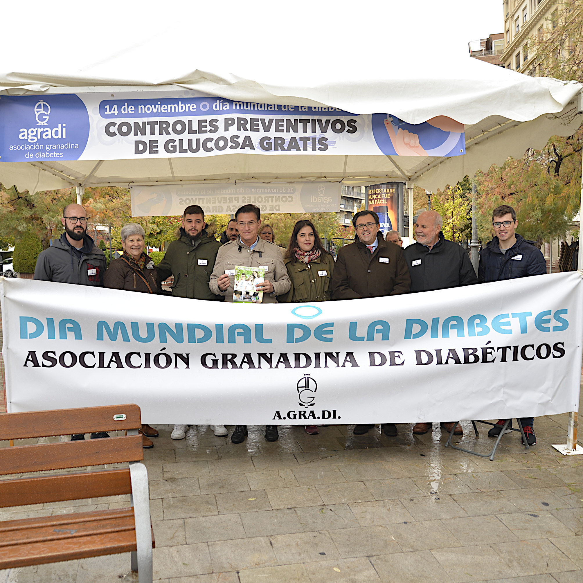 ©Ayto.Granada: La Fuente de las Batallas acoge un stand informativo para sensibilizar a la poblacin en el Da Mundial de la Diabetes