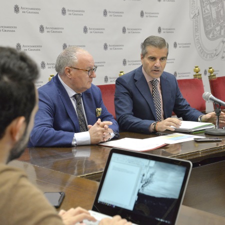 ©Ayto.Granada: Ayuntamiento y Federacin de Hostelera acuerdan un plan para velar por el cumplimiento de la ordenanza de terrazas
