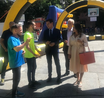 ©Ayto.Granada: Plaza Bib-Rambla acoge la tradicional exposicin del concurso de carocas y quintillas en el que han participado 316 autores 