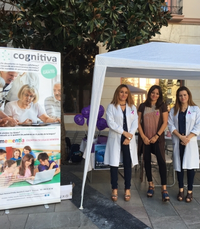 ©Ayto.Granada: Granada conmemora el da mundial del Alzheimer con talleres de memoria cognitiva en la plaza del Carmen