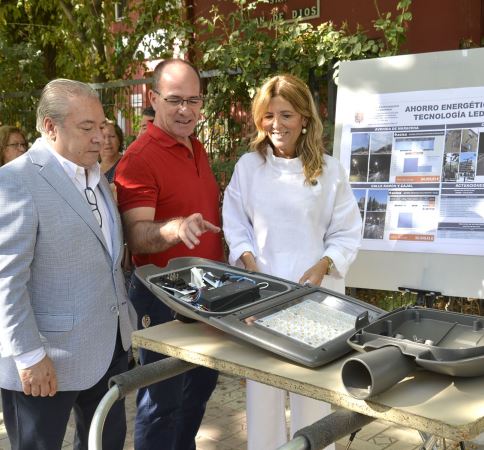 ©Ayto.Granada: El equipo de gobierno invertir casi 100.000 euros hasta final de ao en sustituir luces tradicionales por bombillas led