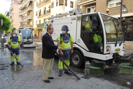 EL AYUNTAMIENTO DUPLICA LOS EQUIPOS DE LIMPIEZA INTEGRAL EN LOS BARRIOS