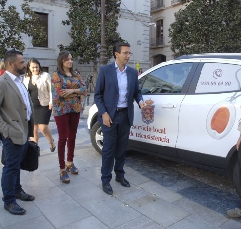 ©Ayto.Granada: El Ayuntamiento recupera el servicio de teleasistencia para mayores con necesidades especiales