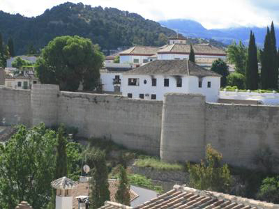 ©ayto.granada: muralla de granada vista desde el mirador de san cristobal