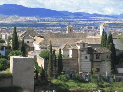 ©ayto.granada: muralla de granada vista desde el mirador de san cristobal