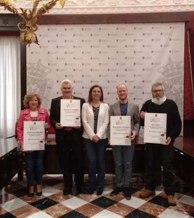 ©Ayto.Granada: El Ayuntamiento de Granada entrega los premios del concurso de  escaparates de Semana Santa