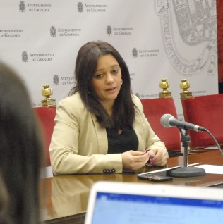 Los Premios Dignidad recaen en la presidenta de Calor y Caf, la responsable de los equipos de Tratamiento Familiar del Ayuntamiento y la Federacin Andaluca Acoge
